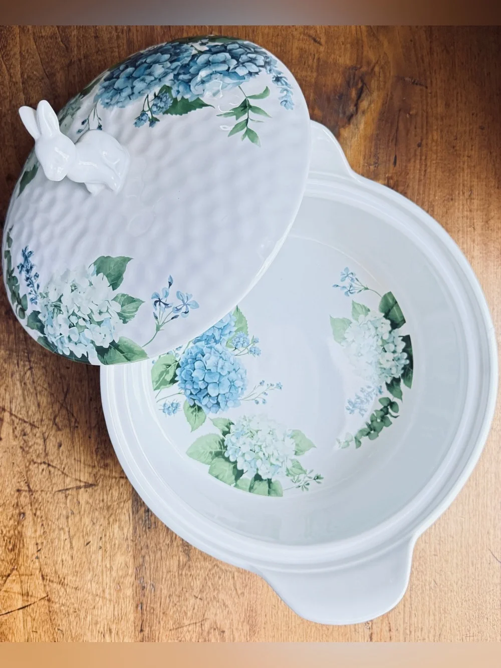 Temp-tations Presentable Ovenware Hydrangea Casserole Dish with Bunny Lid